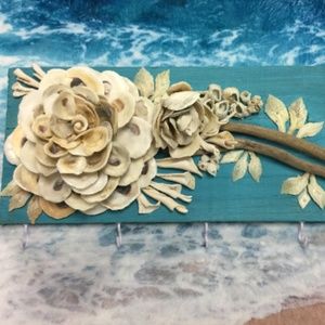 Vintage Style Seashell Rose Wooden Jewelry Hanger